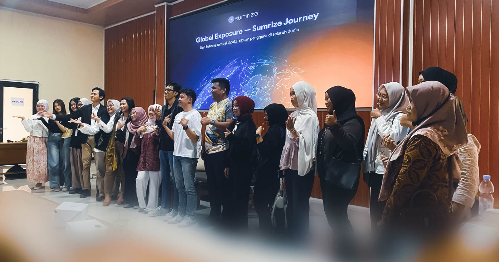 Dari Kota Kecil ke Panggung Global: Kisah Sumrize Menginspirasi Ratusan Peserta Seminar di Universitas Subang